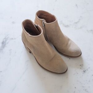 Women's Frye suede ankle boots size 6